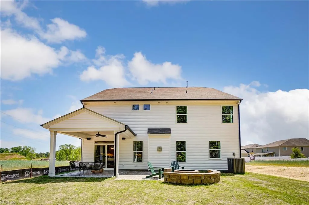 Windsor, Virginia 23487, United States, 5 Bedrooms Bedrooms, ,3 BathroomsBathrooms,Residential,Active,240769