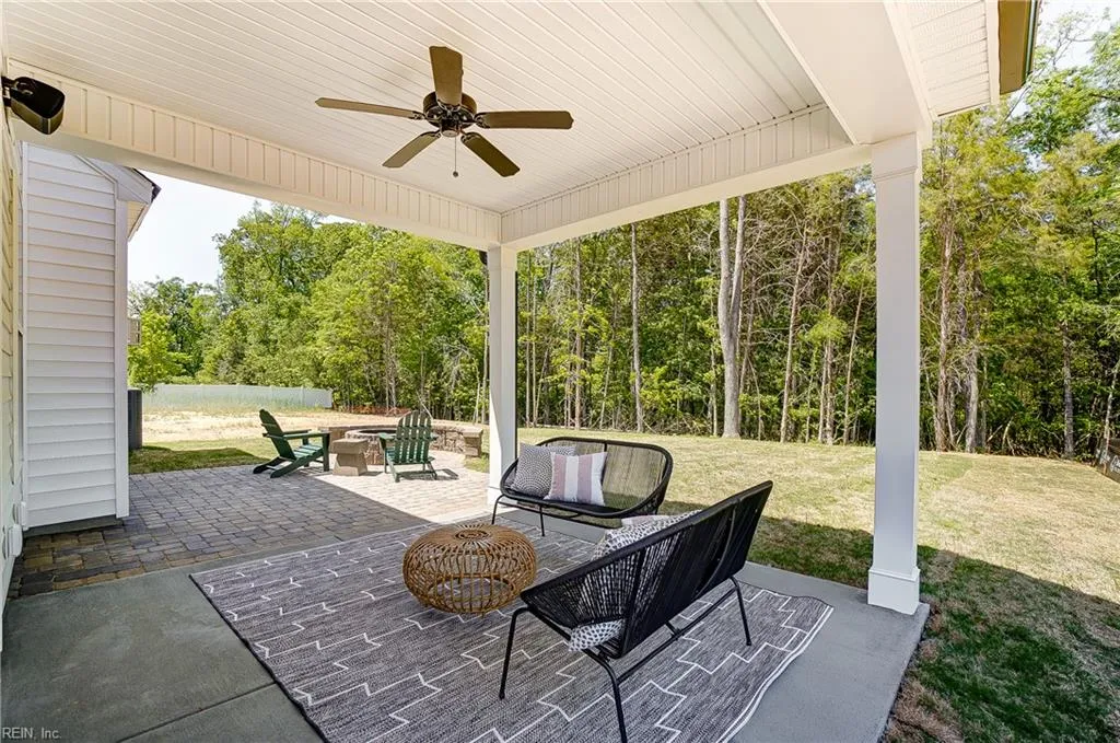 Windsor, Virginia 23487, United States, 5 Bedrooms Bedrooms, ,3 BathroomsBathrooms,Residential,Active,240769