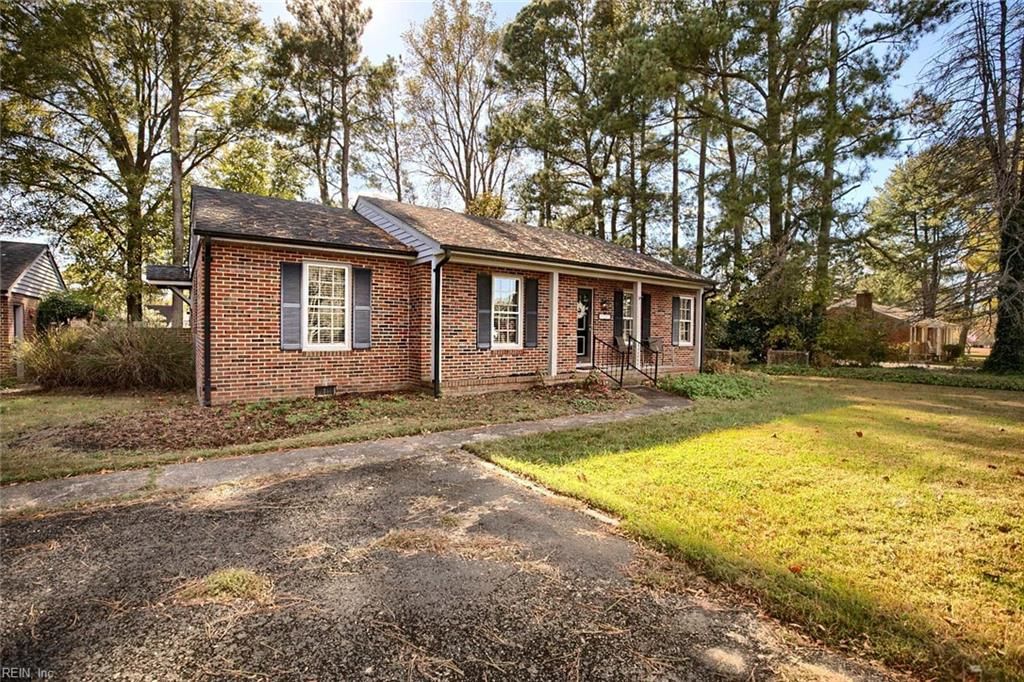 Photo of 6347 Cold Harbor Road, Mechanicsville, VA 23111 (MLS # 10613160)