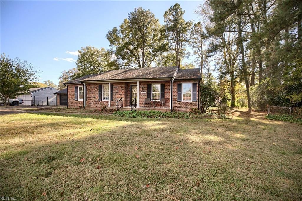 Photo of 6347 Cold Harbor Road, Mechanicsville, VA 23111 (MLS # 10613160)
