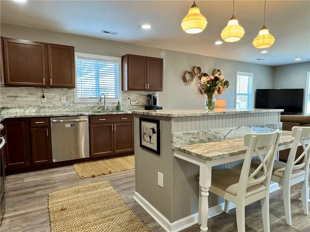 Portsmouth, Virginia 23701, United States, 3 Bedrooms Bedrooms, ,3 BathroomsBathrooms,Residential,Pending,77841