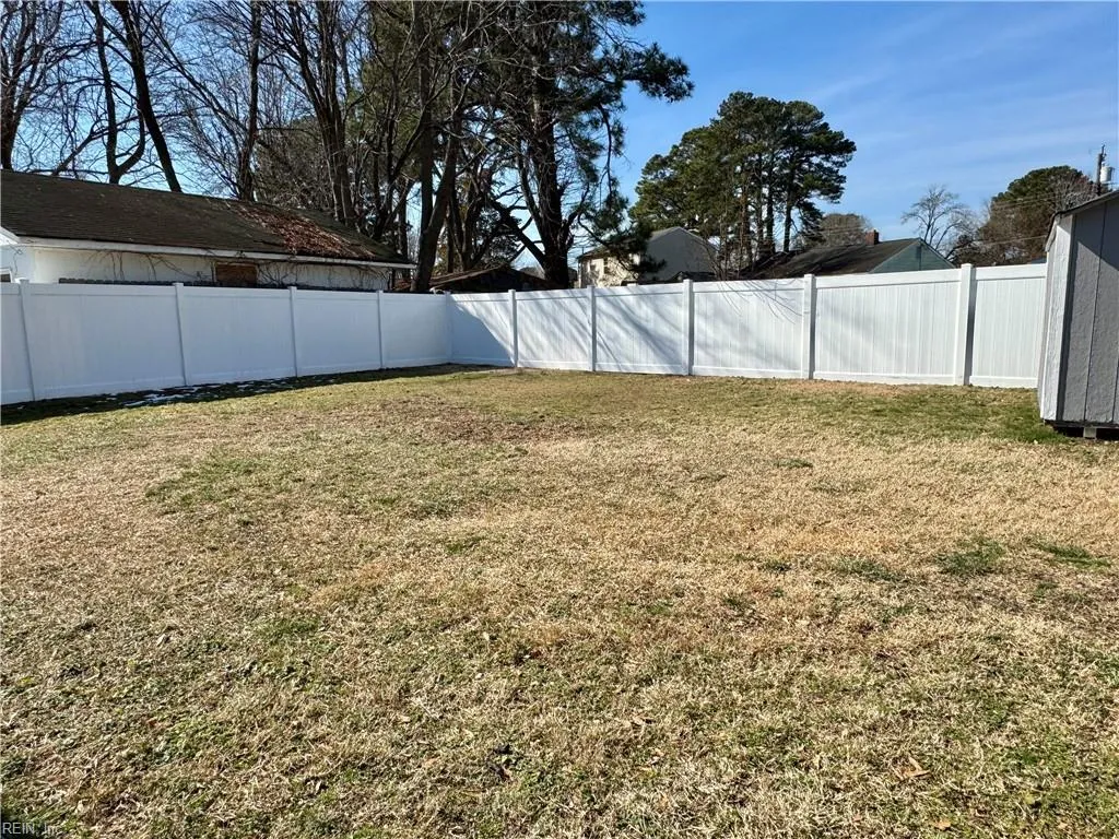 Portsmouth, Virginia 23701, United States, 3 Bedrooms Bedrooms, ,3 BathroomsBathrooms,Residential,Pending,77841