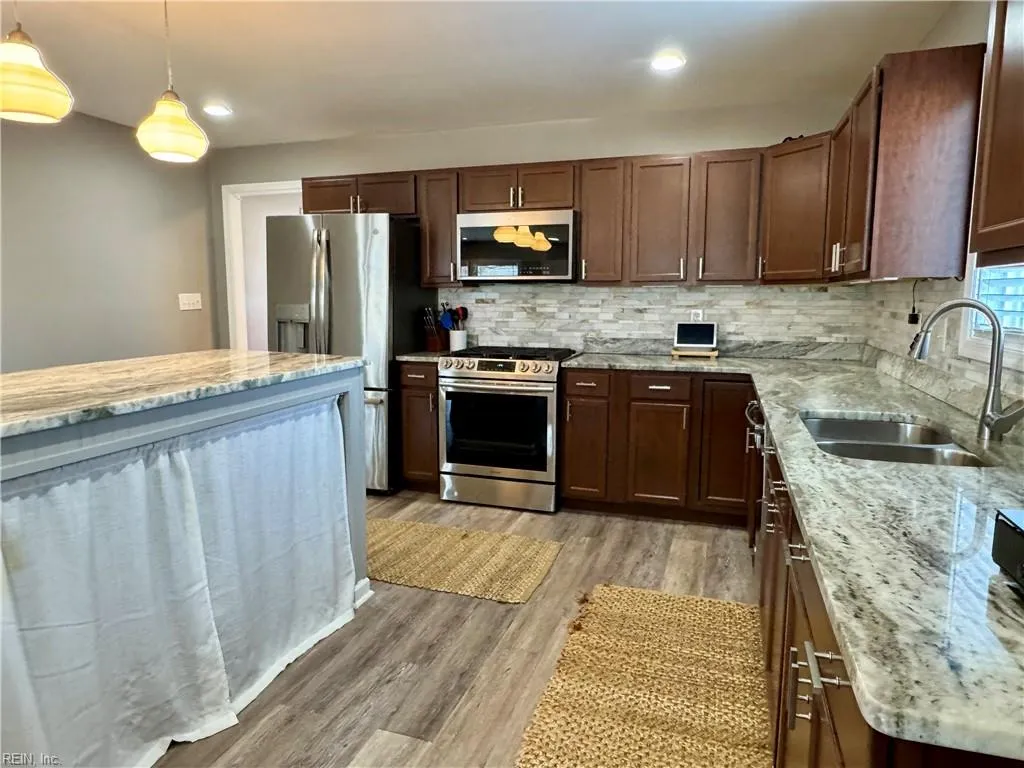 Portsmouth, Virginia 23701, United States, 3 Bedrooms Bedrooms, ,3 BathroomsBathrooms,Residential,Pending,77841