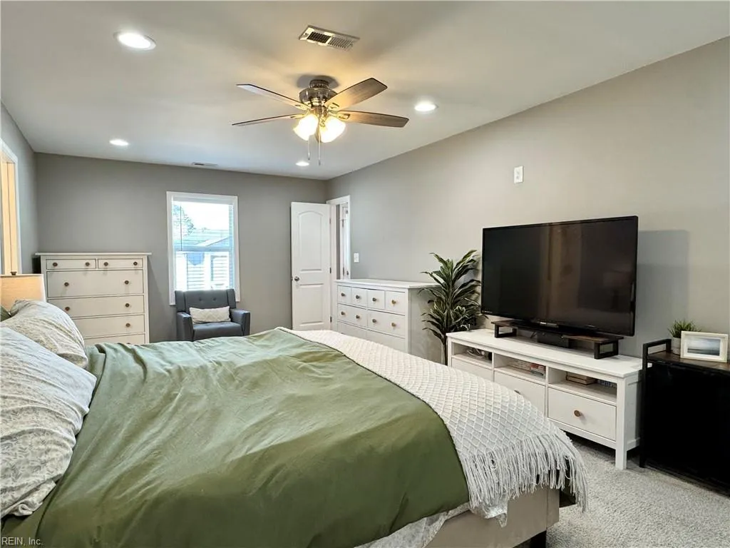 Portsmouth, Virginia 23701, United States, 3 Bedrooms Bedrooms, ,3 BathroomsBathrooms,Residential,Pending,77841