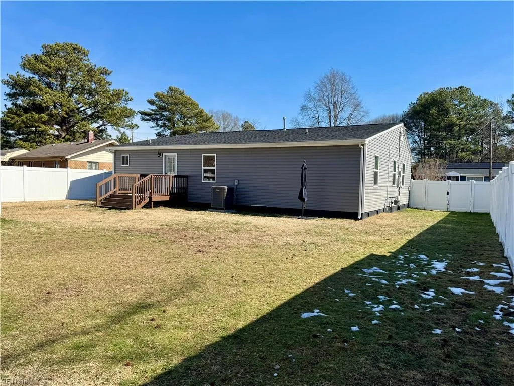 Portsmouth, Virginia 23701, United States, 3 Bedrooms Bedrooms, ,3 BathroomsBathrooms,Residential,Pending,77841