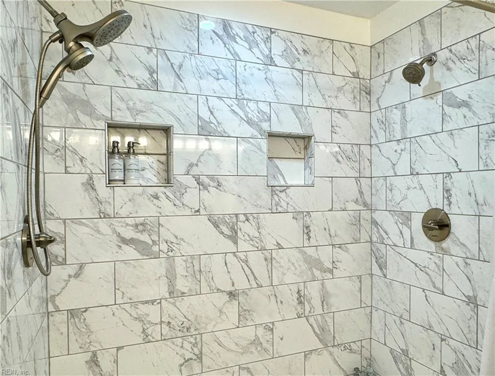 Portsmouth, Virginia 23701, United States, 3 Bedrooms Bedrooms, ,3 BathroomsBathrooms,Residential,Pending,77841