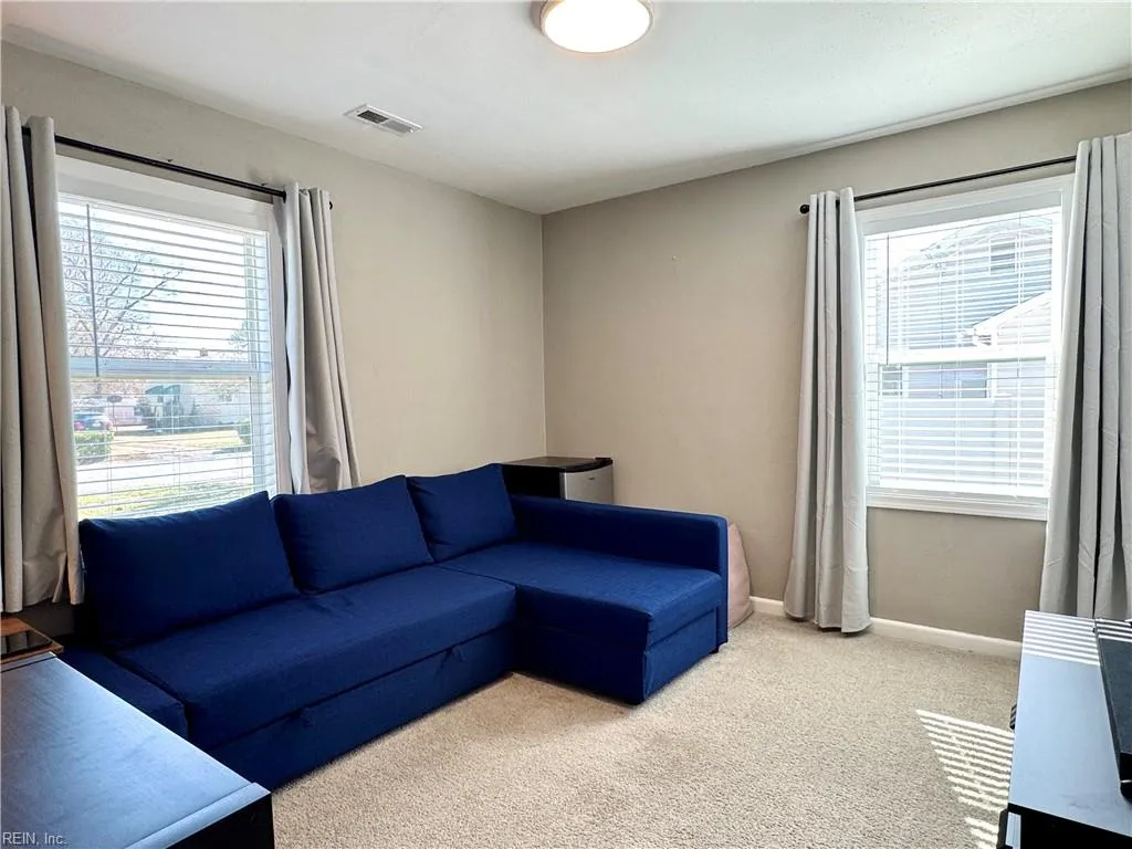 Portsmouth, Virginia 23701, United States, 3 Bedrooms Bedrooms, ,3 BathroomsBathrooms,Residential,Pending,77841