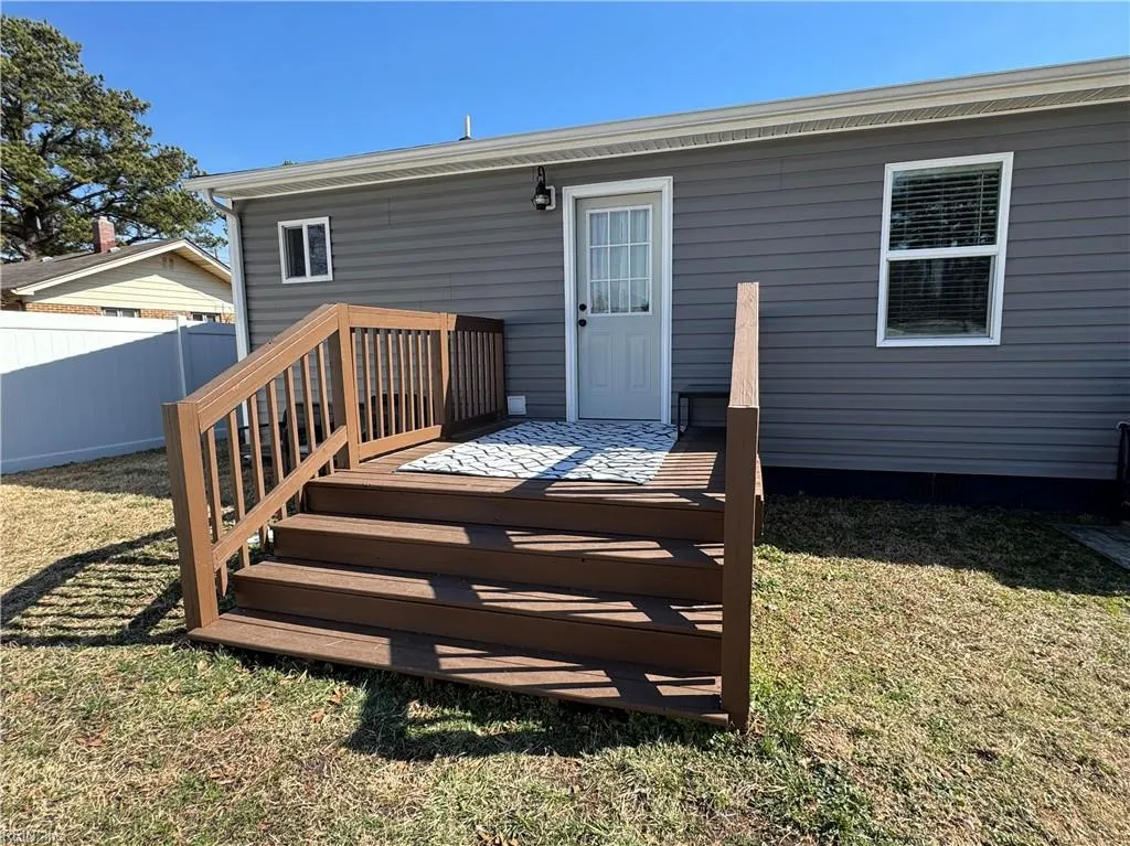 Portsmouth, Virginia 23701, United States, 3 Bedrooms Bedrooms, ,3 BathroomsBathrooms,Residential,Pending,77841