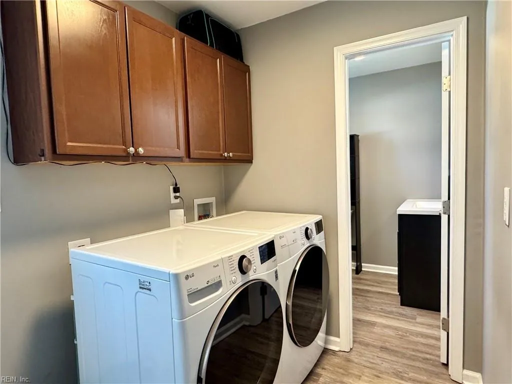 Portsmouth, Virginia 23701, United States, 3 Bedrooms Bedrooms, ,3 BathroomsBathrooms,Residential,Pending,77841