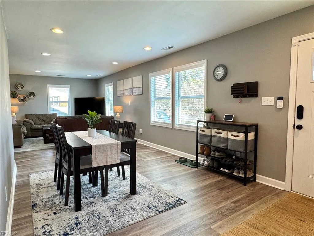 Portsmouth, Virginia 23701, United States, 3 Bedrooms Bedrooms, ,3 BathroomsBathrooms,Residential,Pending,77841