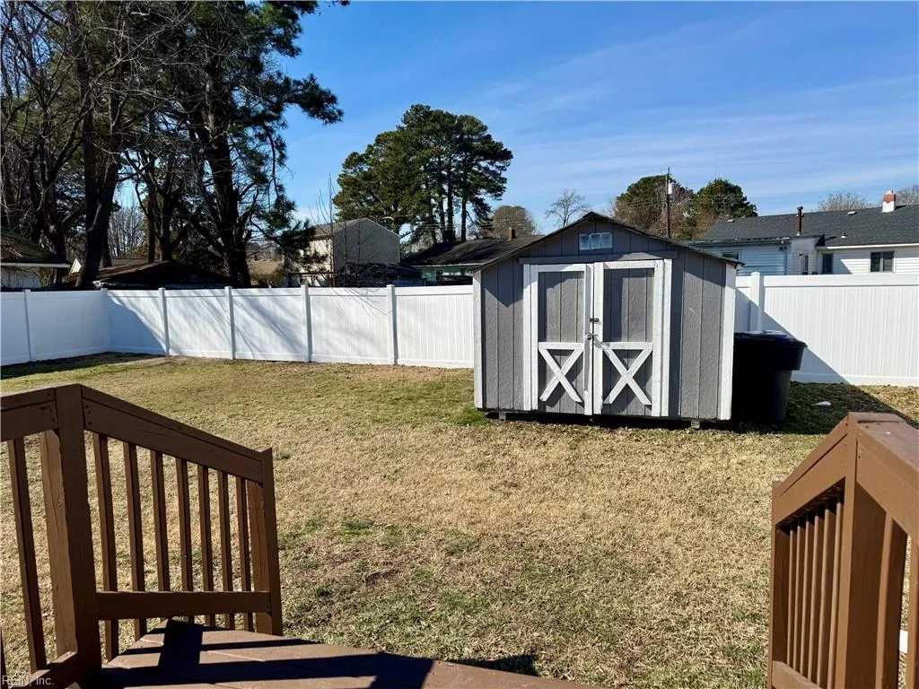 Portsmouth, Virginia 23701, United States, 3 Bedrooms Bedrooms, ,3 BathroomsBathrooms,Residential,Pending,77841