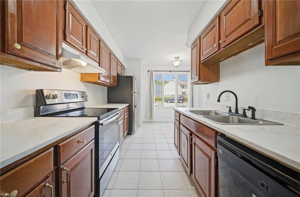Photo of 3527 Radford Circle, Chesapeake, VA 23321 (MLS # 10653212)