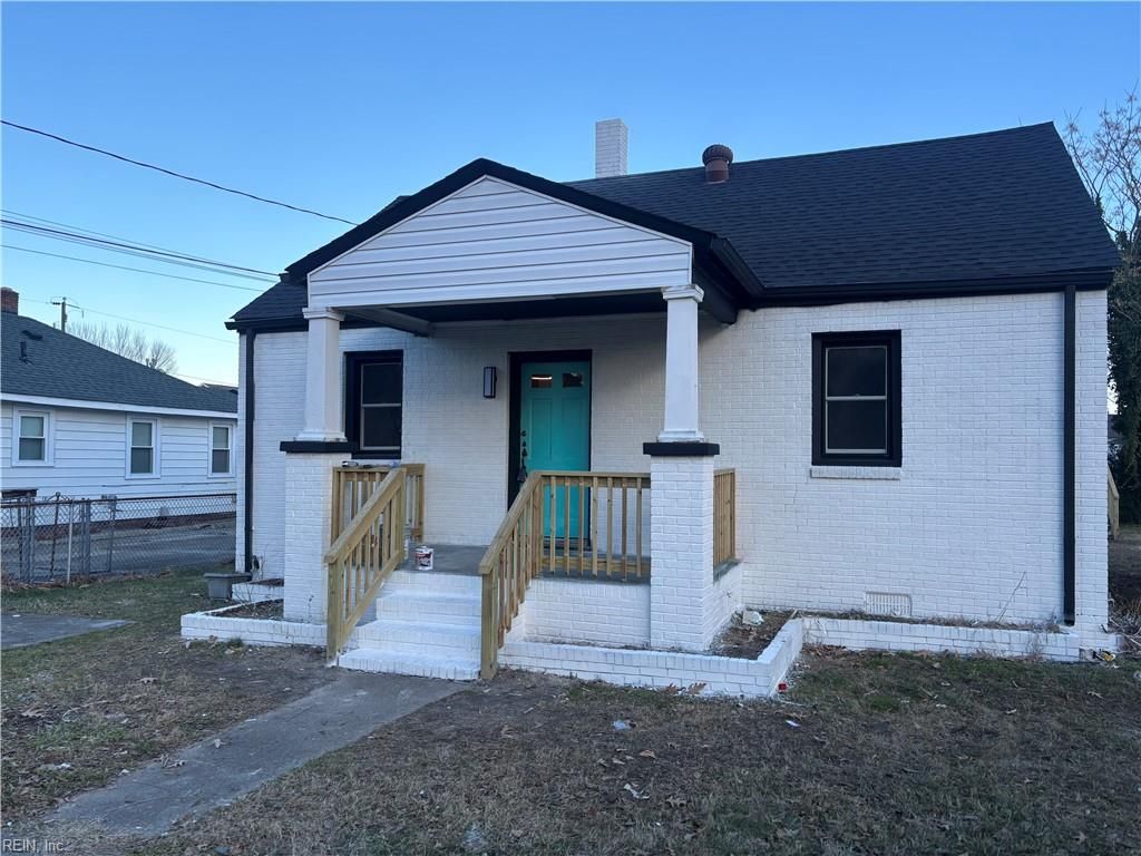 Photo of 2211 Peach Street, Portsmouth, VA 23704 (MLS # 10614310)