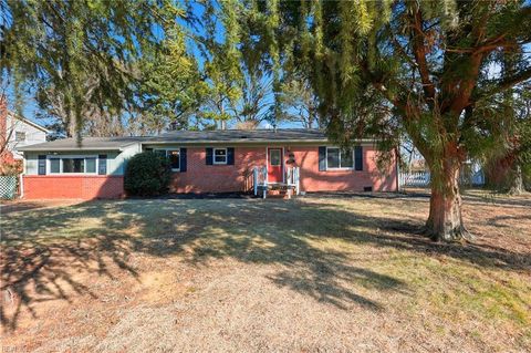 Photo of 30 Meadowbrook Drive, Hampton, VA 23666 (MLS # 10620254)
