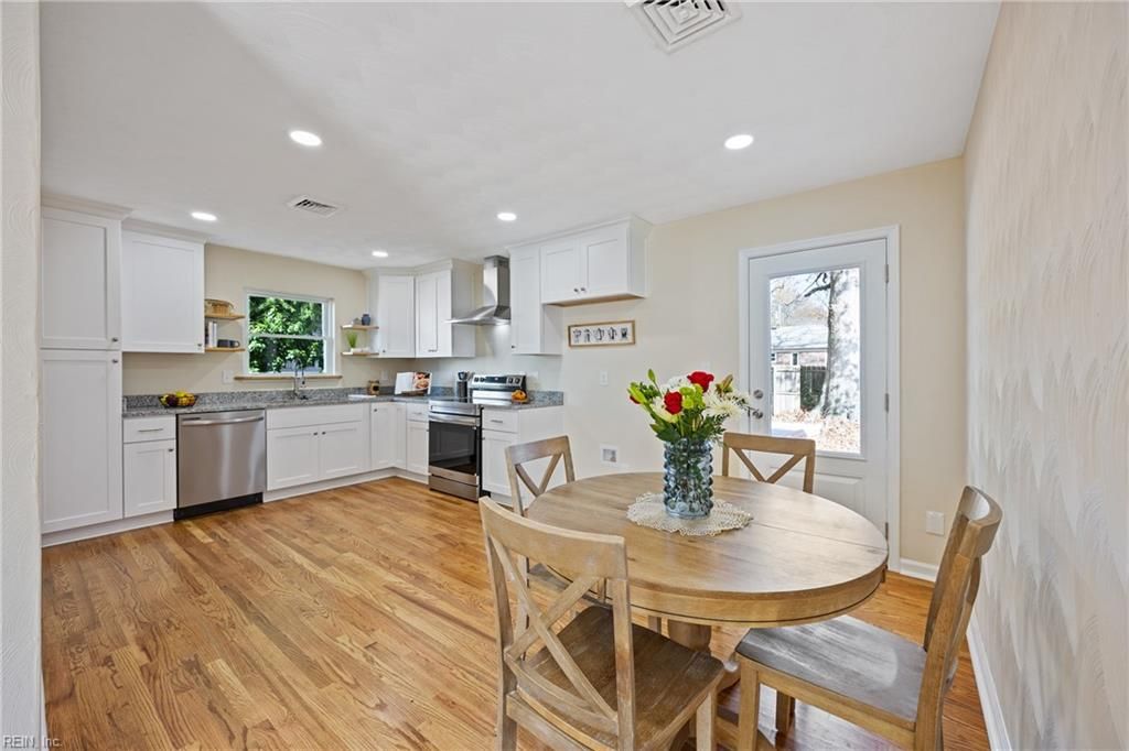 Photo of 1212 Oak Park Avenue, Norfolk, VA 23503 (MLS # 10612150)