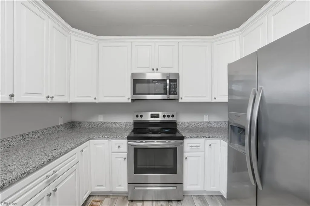 Surry, Virginia 23883, United States, 3 Bedrooms Bedrooms, ,3 BathroomsBathrooms,Residential,Active,240376