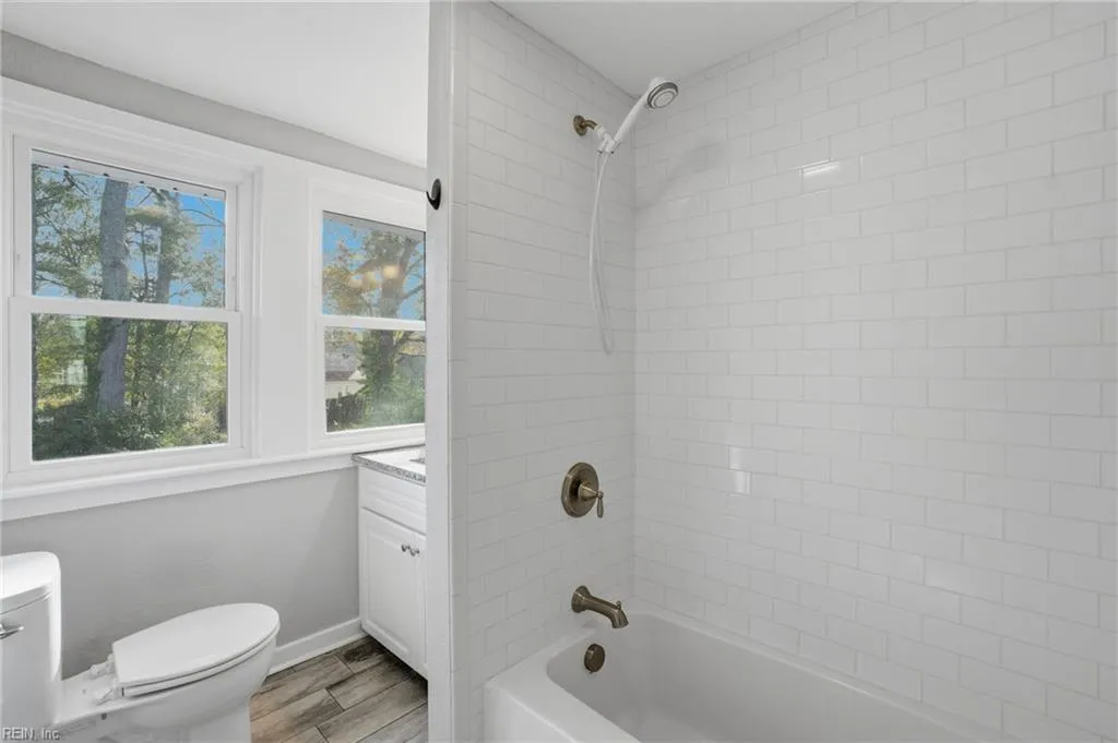 Surry, Virginia 23883, United States, 3 Bedrooms Bedrooms, ,3 BathroomsBathrooms,Residential,Active,240376