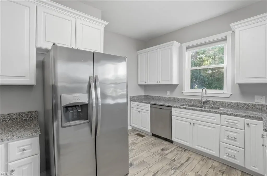 Surry, Virginia 23883, United States, 3 Bedrooms Bedrooms, ,3 BathroomsBathrooms,Residential,Active,240376