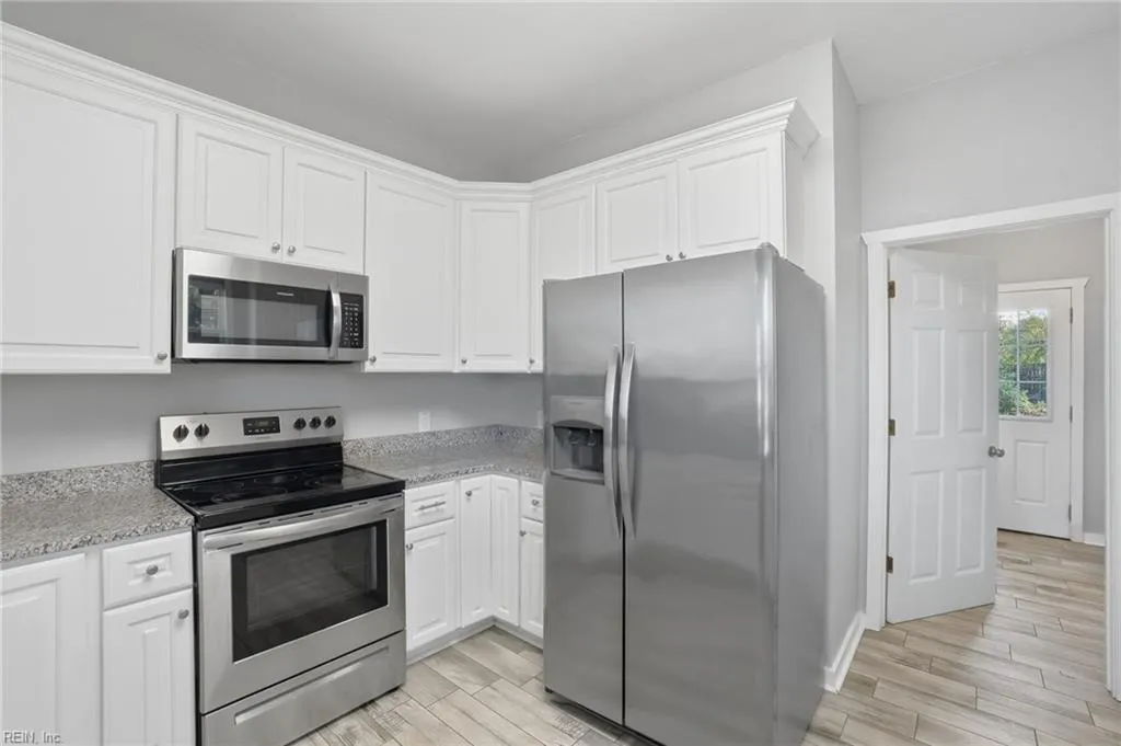 Surry, Virginia 23883, United States, 3 Bedrooms Bedrooms, ,3 BathroomsBathrooms,Residential,Active,240376