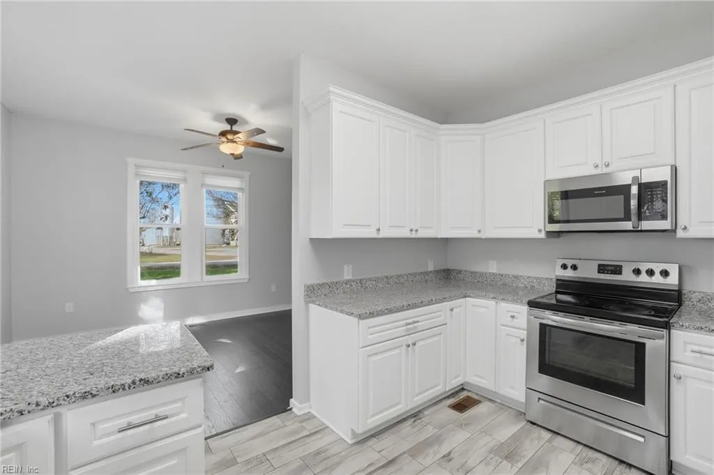 Surry, Virginia 23883, United States, 3 Bedrooms Bedrooms, ,3 BathroomsBathrooms,Residential,Active,240376