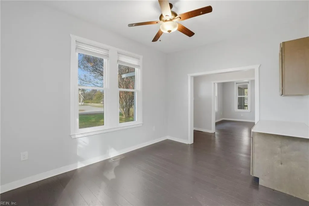 Surry, Virginia 23883, United States, 3 Bedrooms Bedrooms, ,3 BathroomsBathrooms,Residential,Active,240376