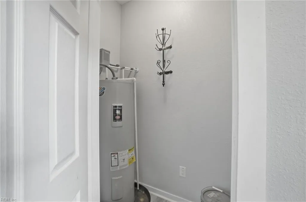 Surry, Virginia 23883, United States, 3 Bedrooms Bedrooms, ,3 BathroomsBathrooms,Residential,Active,240376