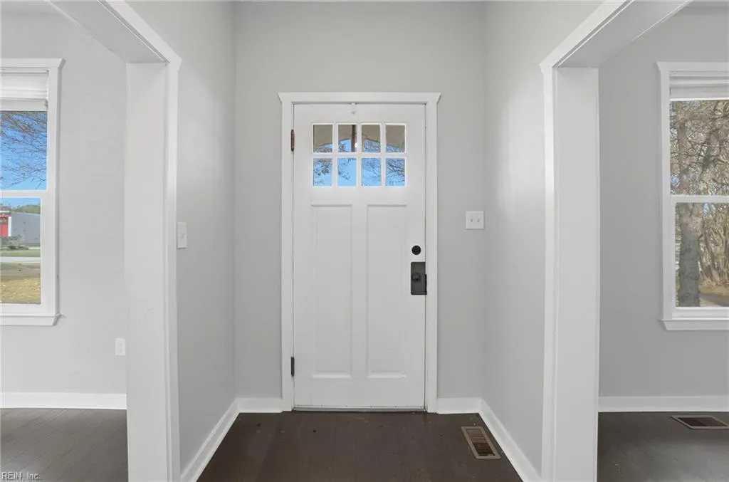 Surry, Virginia 23883, United States, 3 Bedrooms Bedrooms, ,3 BathroomsBathrooms,Residential,Active,240376