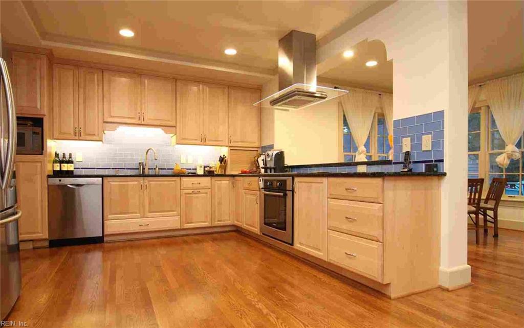 Photo of 34 Elm Avenue, Newport News, VA 23601 (MLS # 10643782)