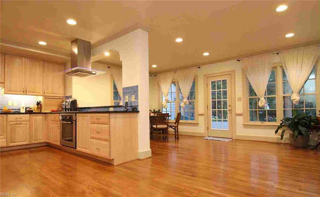 Photo of 34 Elm Avenue, Newport News, VA 23601 (MLS # 10643782)