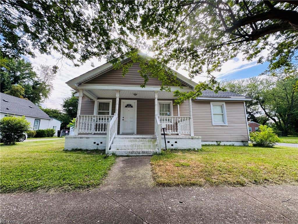 Photo of 2417 Lansing Avenue, Portsmouth, VA 23704 (MLS # 10637667)