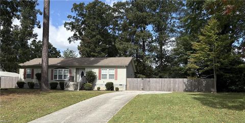 Photo of 4 Prince George Lane, Newport News, VA 23608 (MLS # 10612427)