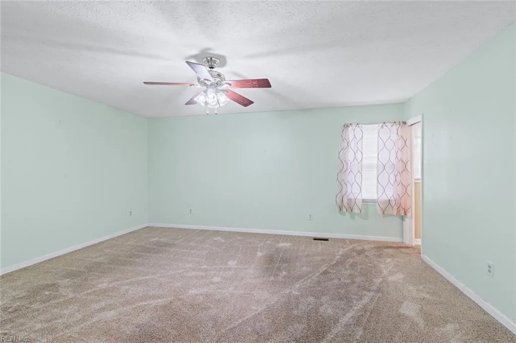 Hampton, Virginia 23666, United States, 3 Bedrooms Bedrooms, ,2 BathroomsBathrooms,Residential,Active,229889