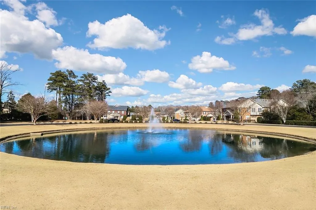 Chesapeake, Virginia 23320, United States, 2 Bedrooms Bedrooms, ,3 BathroomsBathrooms,Residential,Pending,12316