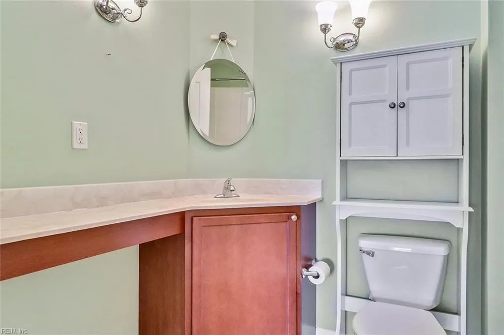 Chesapeake, Virginia 23320, United States, 2 Bedrooms Bedrooms, ,3 BathroomsBathrooms,Residential,Pending,12316