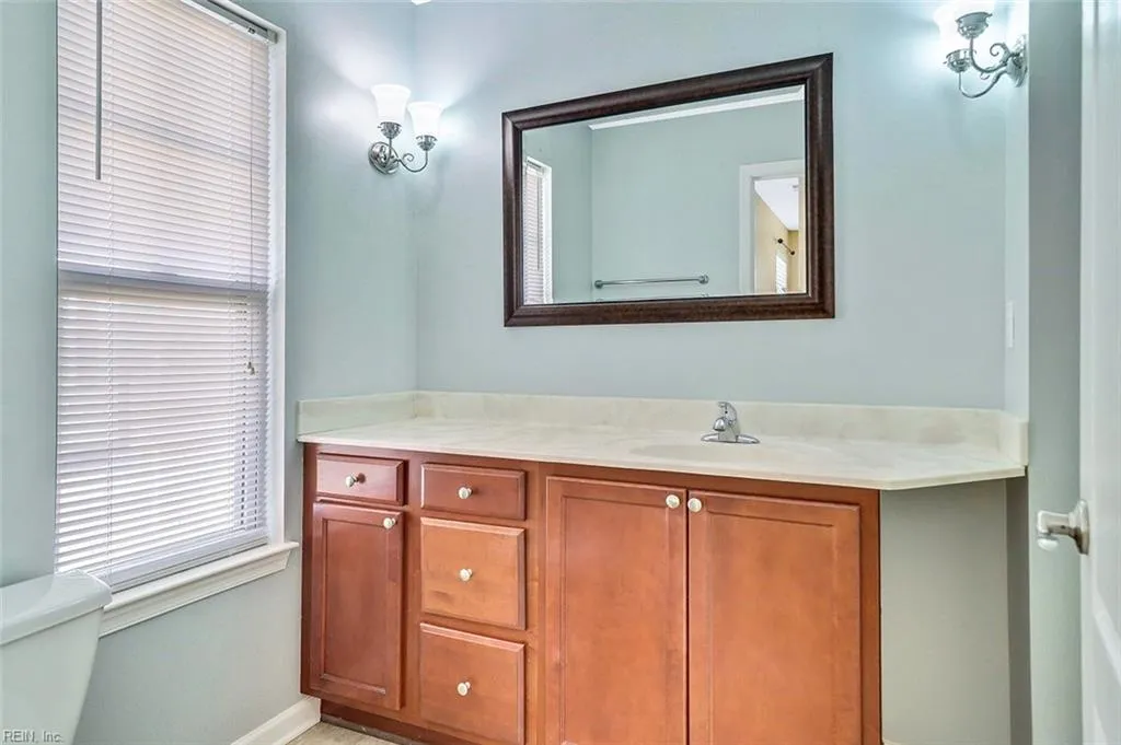 Chesapeake, Virginia 23320, United States, 2 Bedrooms Bedrooms, ,3 BathroomsBathrooms,Residential,Pending,12316