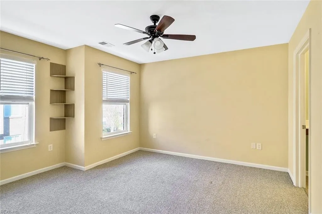 Chesapeake, Virginia 23320, United States, 2 Bedrooms Bedrooms, ,3 BathroomsBathrooms,Residential,Pending,12316