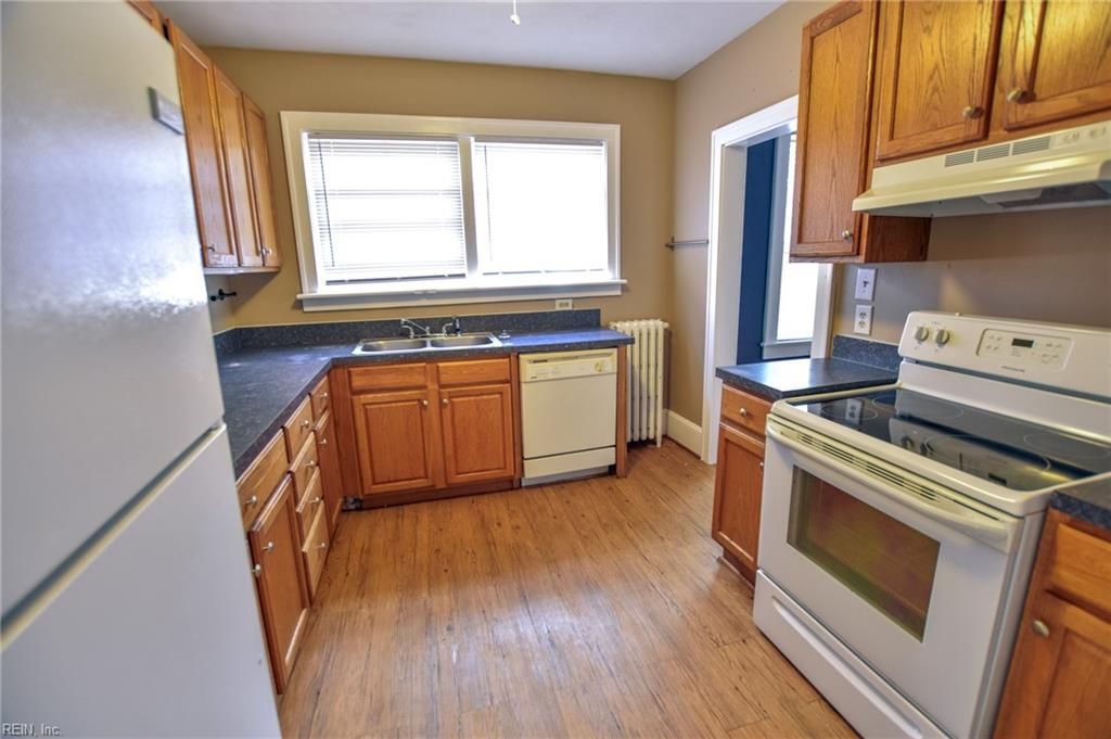 Photo of 201 Park Road #B, Suffolk, VA 23434 (MLS # 10628267)