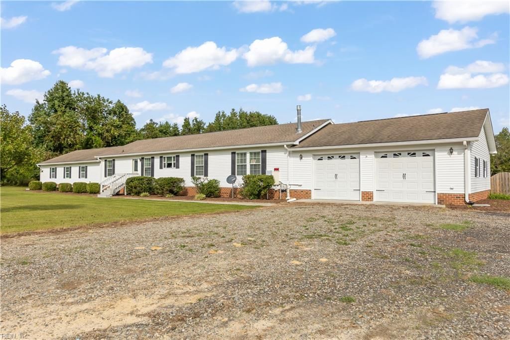 Photo of 8029 Pinetta Road, Gloucester, VA 23061 (MLS # 10619355)