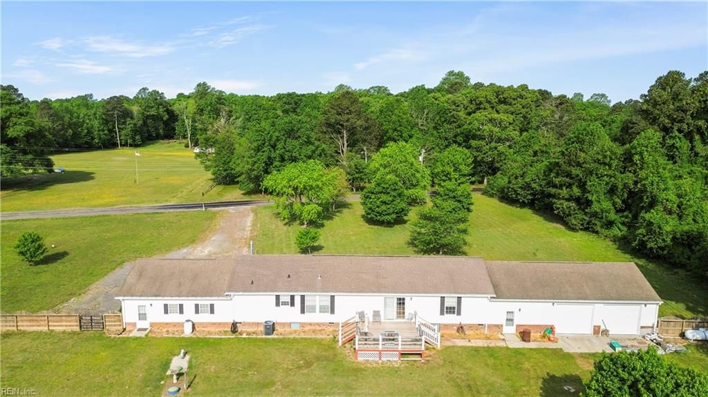 Photo of 8029 Pinetta Road, Gloucester, VA 23061 (MLS # 10619355)