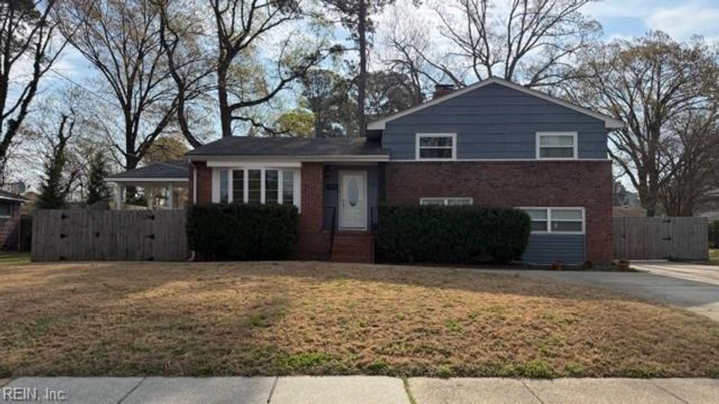 Photo of 7828 Walters Drive, Norfolk, VA 23518 (MLS # 10626428)
