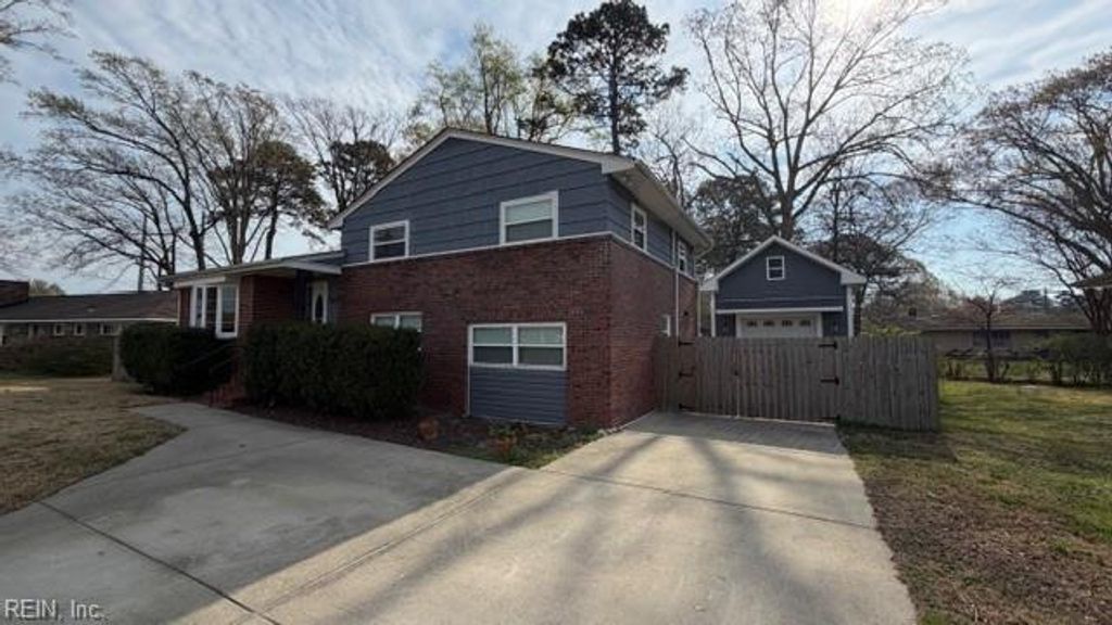 Photo of 7828 Walters Drive, Norfolk, VA 23518 (MLS # 10626428)