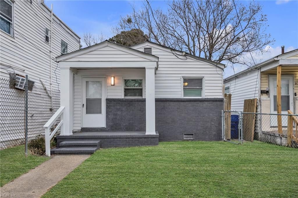 Photo of 3206 Madison Avenue, Newport News, VA 23607 (MLS # 10619147)