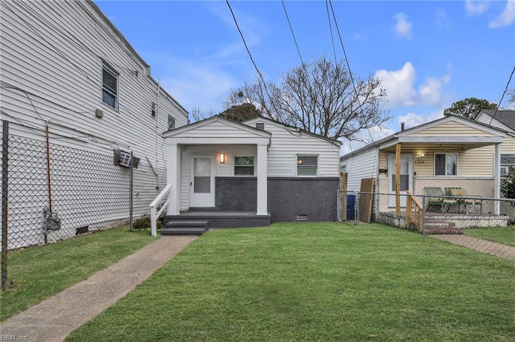 Photo of 3206 Madison Avenue, Newport News, VA 23607 (MLS # 10619147)