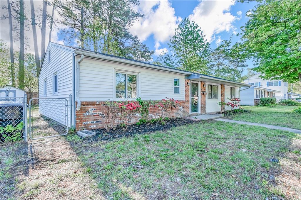 446 Turf DR