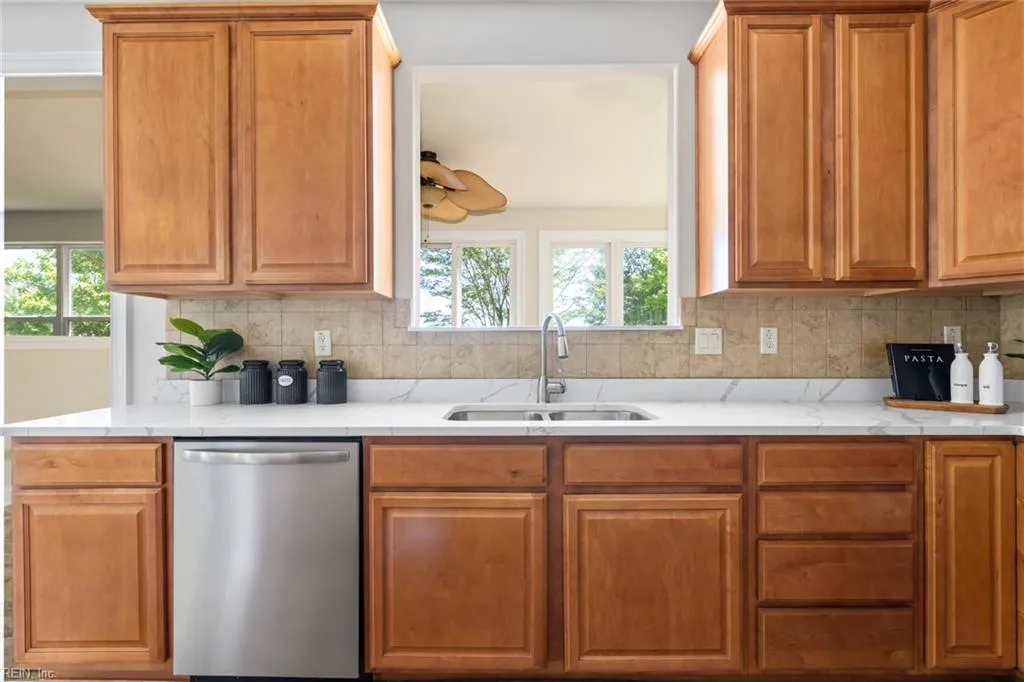 Chesapeake, Virginia 23323, United States, 4 Bedrooms Bedrooms, ,4 BathroomsBathrooms,Residential,Pending,120864