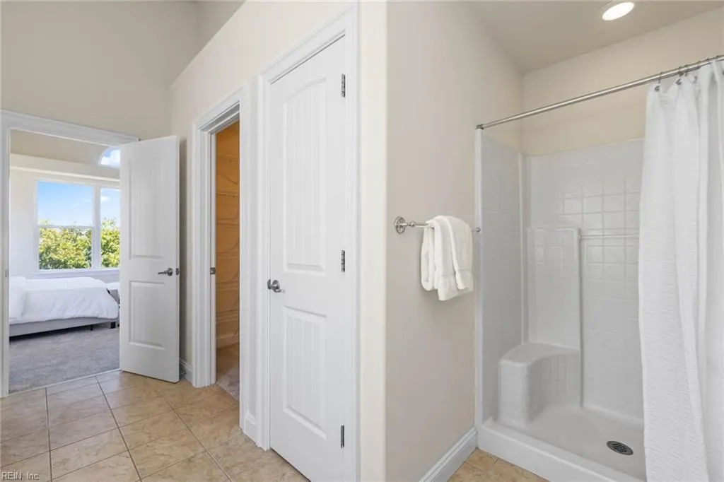 Chesapeake, Virginia 23323, United States, 4 Bedrooms Bedrooms, ,4 BathroomsBathrooms,Residential,Pending,120864