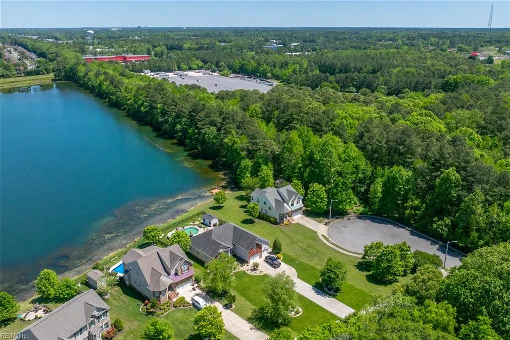 Chesapeake, Virginia 23323, United States, 4 Bedrooms Bedrooms, ,4 BathroomsBathrooms,Residential,Pending,120864