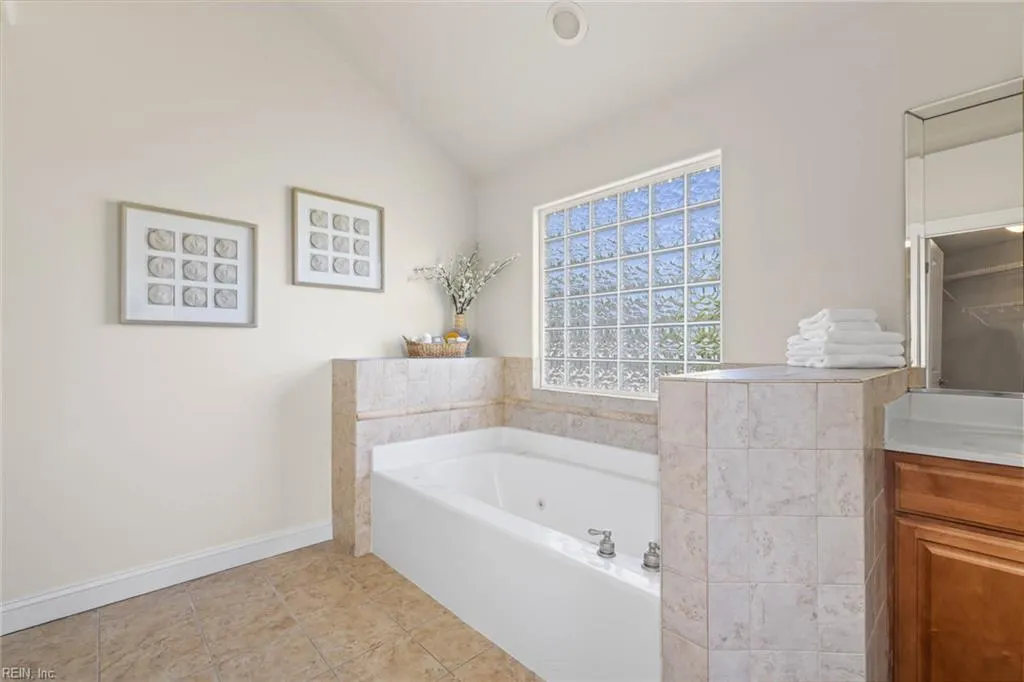 Chesapeake, Virginia 23323, United States, 4 Bedrooms Bedrooms, ,4 BathroomsBathrooms,Residential,Pending,120864