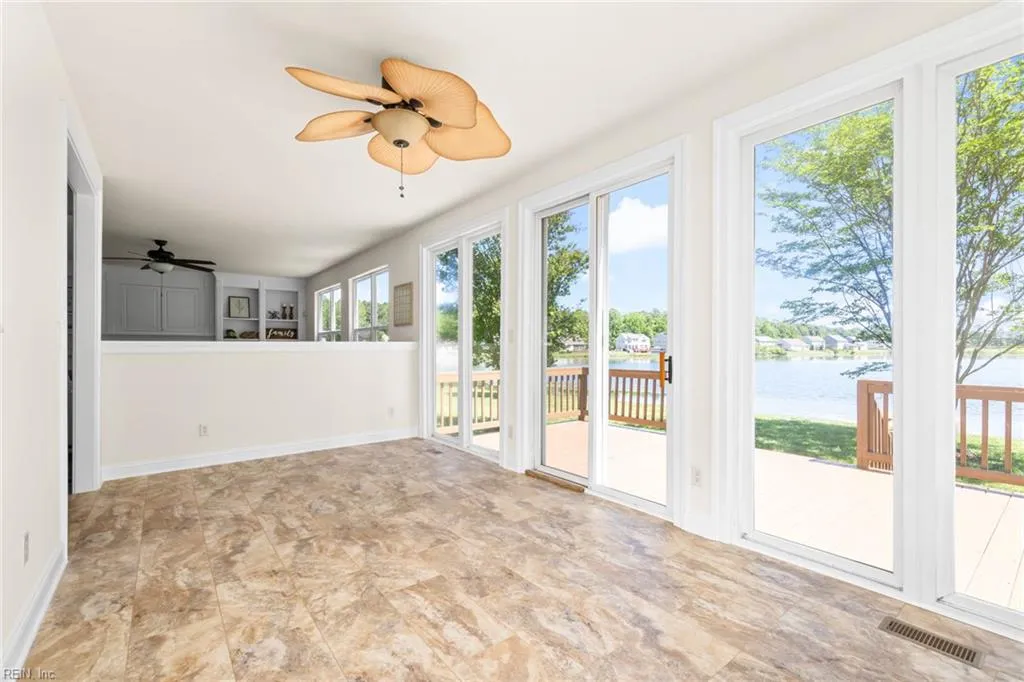 Chesapeake, Virginia 23323, United States, 4 Bedrooms Bedrooms, ,4 BathroomsBathrooms,Residential,Pending,120864