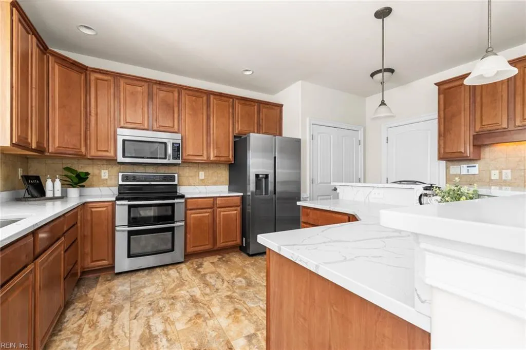 Chesapeake, Virginia 23323, United States, 4 Bedrooms Bedrooms, ,4 BathroomsBathrooms,Residential,Pending,120864